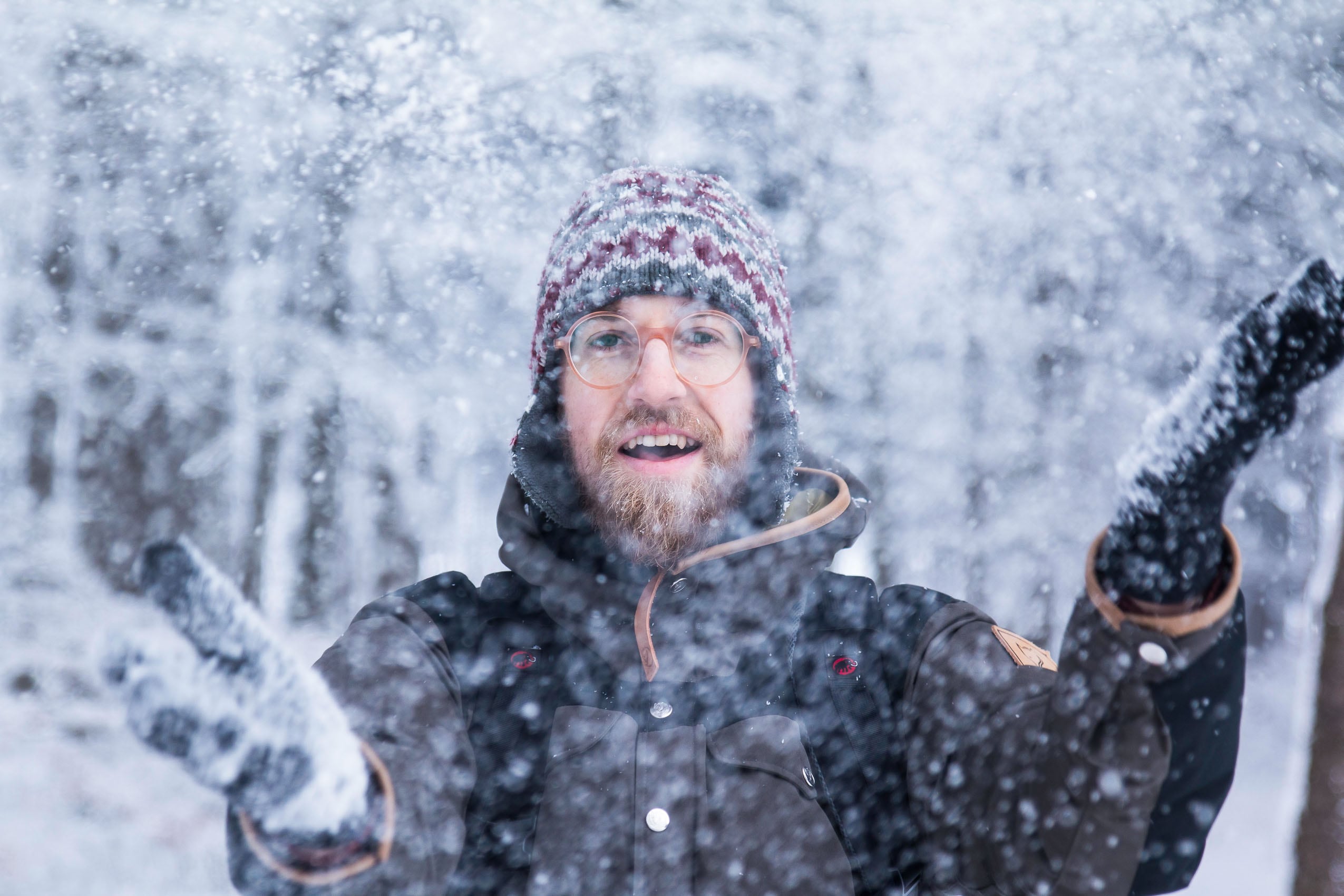Porträt von Flo im Schneegestöber
